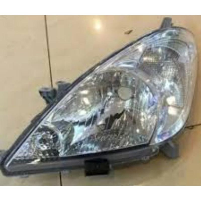 Bemper Depan Innova 2005 Grill Innova 2005 Dan Lampu Depan Kiri