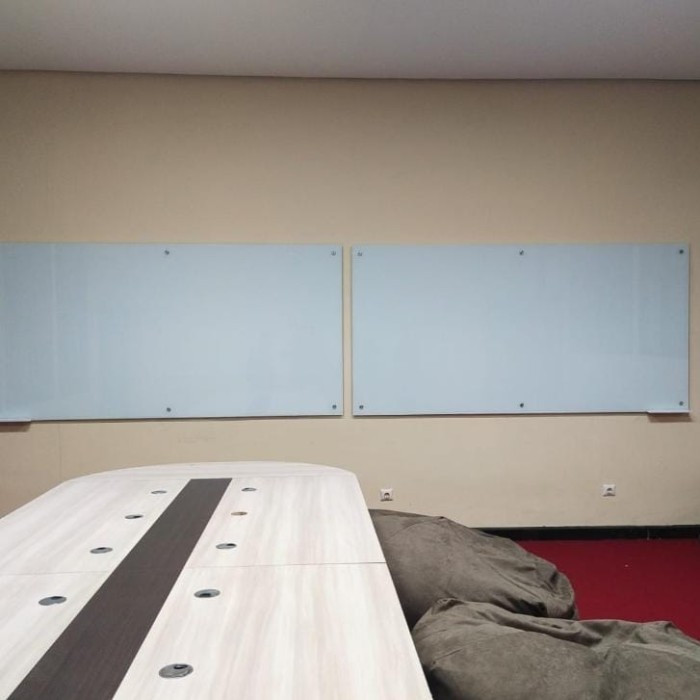 

Papan tulis kaca / Glassboard Magnetik uk 120x180 cm termurah