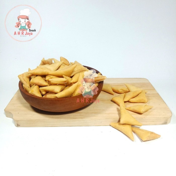 

SALE TERLARIS KUE SAMOSA 1 KG / SAMOSA ISI AYAM / PEDES MANIS / SAMOSA SARIKAYA READYY