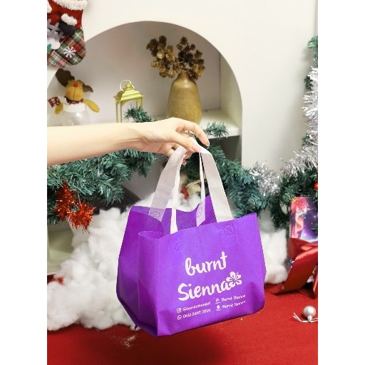 

AURORA ROLLS - CHRISTMAS HAMPERS