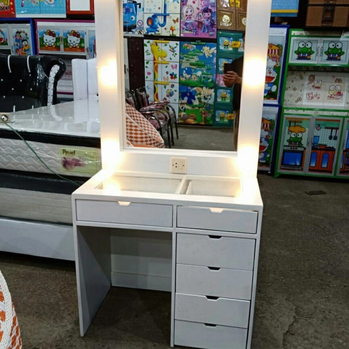 Meja Rias 60X40X150