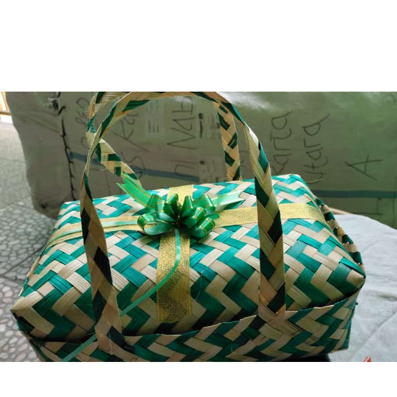 

Besek Batik Panjang 20X30 + Jinjing