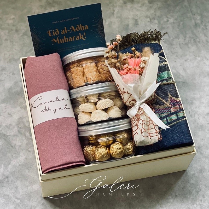 

Hampers Hari Raya Lebaran Sejadah Travel & Hijab Premium Cookies