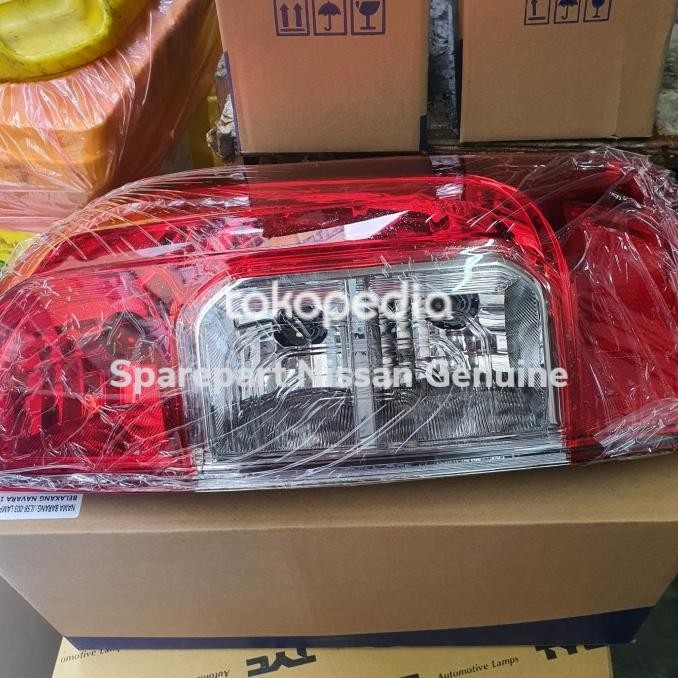 Navara Np300 D23 stop lamp lampu rem belakang Nissan China [ SONLO ]