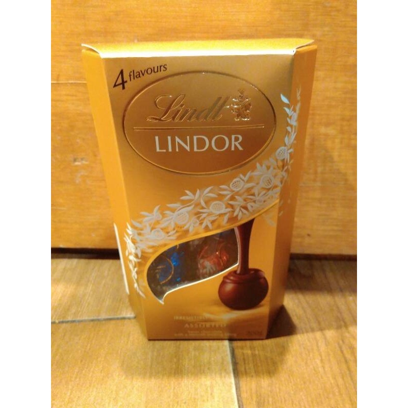

Lindt Lindor Cornet Assorted Chocolate 200 gr
