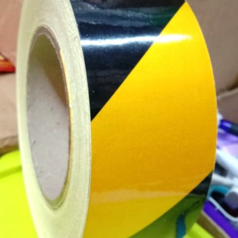 

Stocking Stiker Reflektive Kuning Hitam / Sticker Tape 5 Cm X 45 Meter