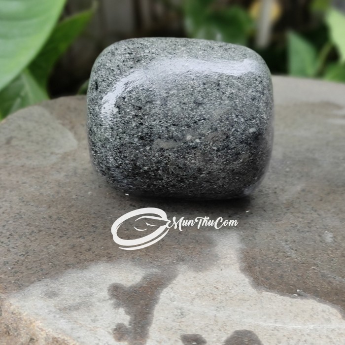 Ulekan Lado Anak Cobek Batu Kali Super Halus Bulat Telur Gaya Padang