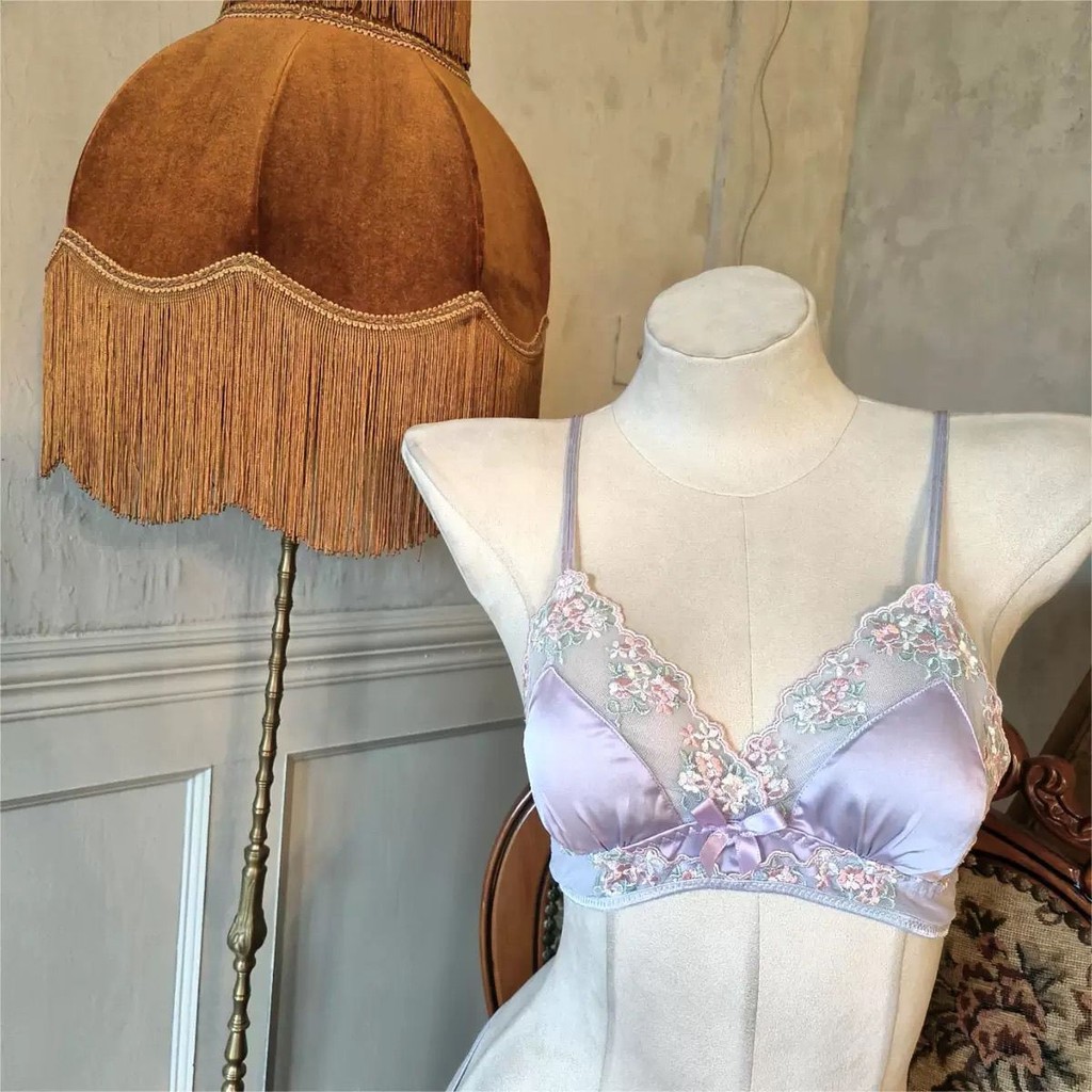 cod*Set Bra Gadis Gaya Prancis Mewah dengan Cup Segitiga Bra Tanpa Kabel untuk Wanita Berpayudara Ke