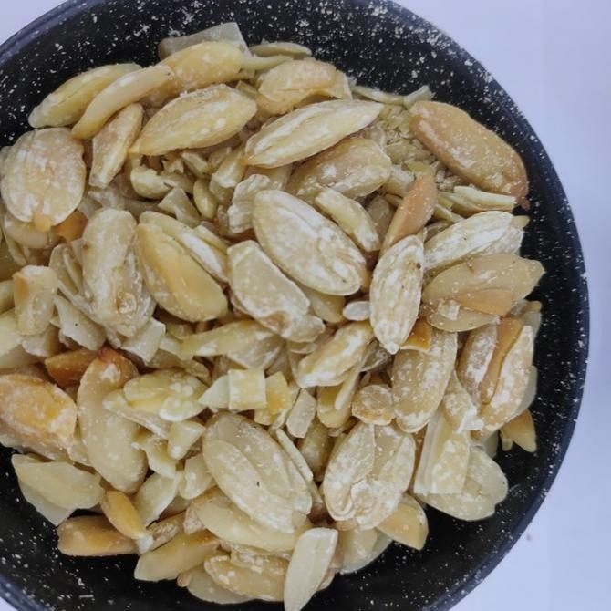 Sale 250Gr Roasted Kacang Kenari/ Pili Nut Oven - Panggang - Matang