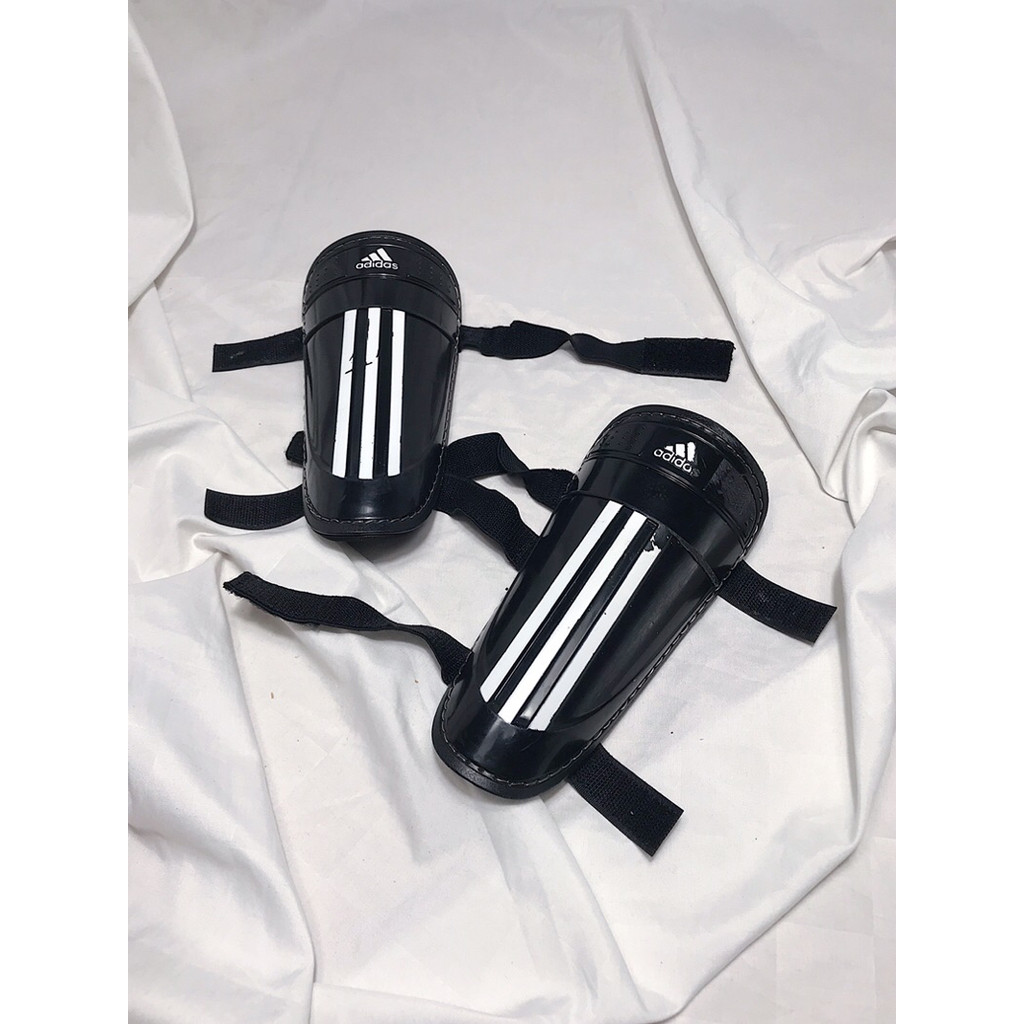 Nego AjaYuk > Adidas Soccer Shin Guard (Deker) Original - Black/White (Peralatan/Hobi/Sepakbola/Futs