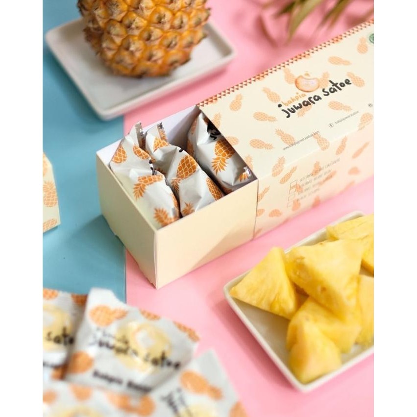 

[ 3 Box ] Paket Bakpia Crispy (Ori, Pandan, Nastar) - Bakpia Juwara Satoe
