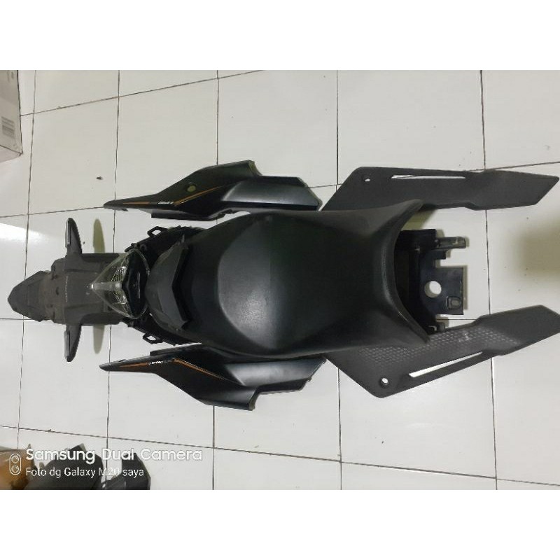 body blkng cb150X plus jok