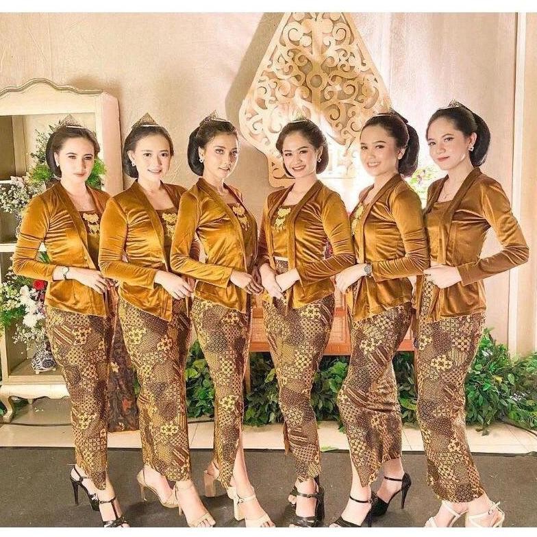 de Kebaya Kutubaru Bludru Polos ( Warna & Size Lengkap ) Atasan Kebaya Kartini Beludru Hitam Putih M