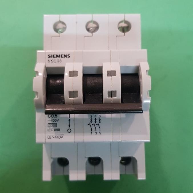 Miliki Mcb 3P - 0,5A Siemens