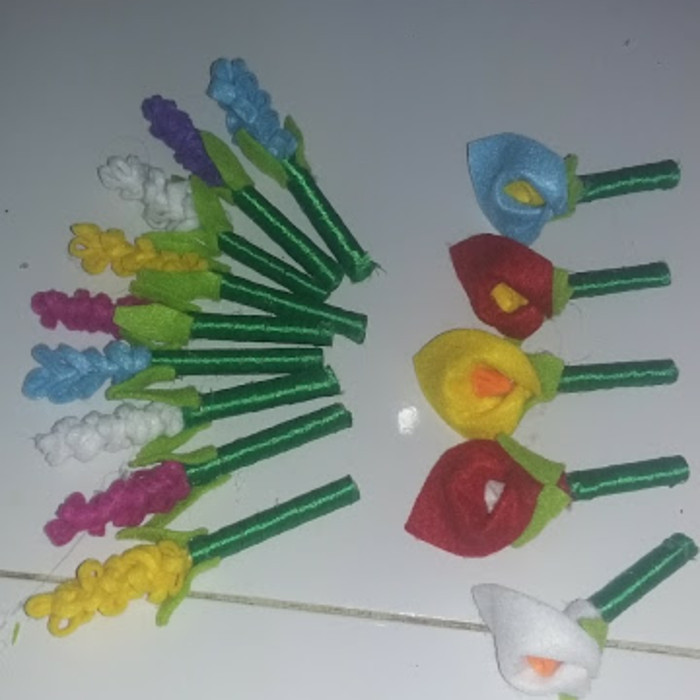 

MILIKI SEGERA AMPLOP LEBARAN BUNGA TULIP DAN LAVENDER ZXY64