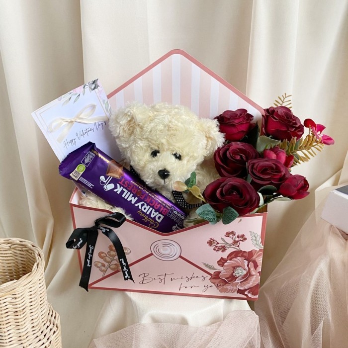 

KADO HADIAH HONEY VALENTINE 2025 FLOWER + MINI BEAR + CHOCOLATE GIFT