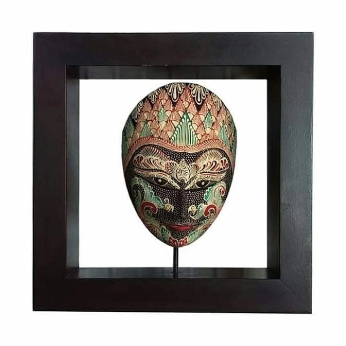 Souvenir Topeng Motif Batik Topeng Kayu Topeng Stand Frame