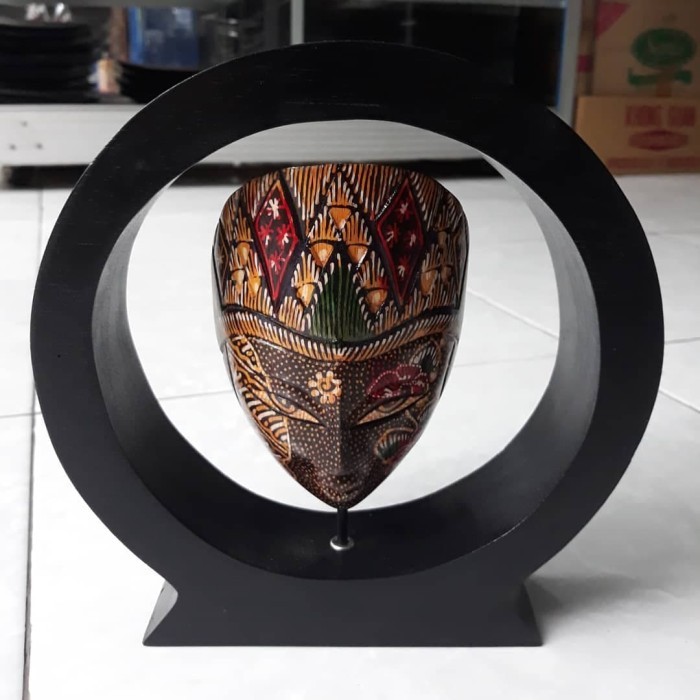 Frame Topeng Panji S Bulat Kayu Batik