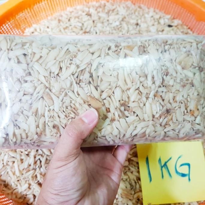 

1 Kg Kacang Kenari Kupas/Kacang Pili Cacah/Cincang/Hancur/Remuk Almond