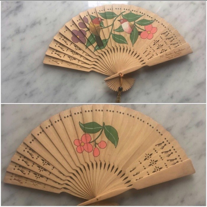 

Terlaris Kipas kayu cendana asli, ukiran dan lukis tangan SALE