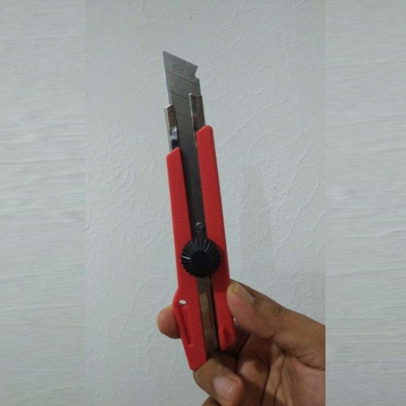 

Cutter Pisau Cutter Besar Pemotong Kertas Pisau Cutter Besar Packing Kotak