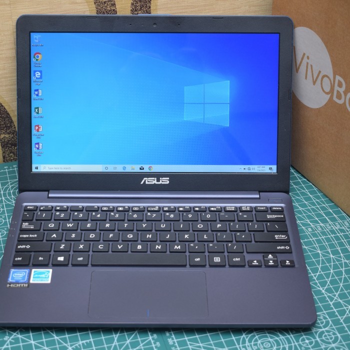 LEPTOP ASUS E203MAH + SSD