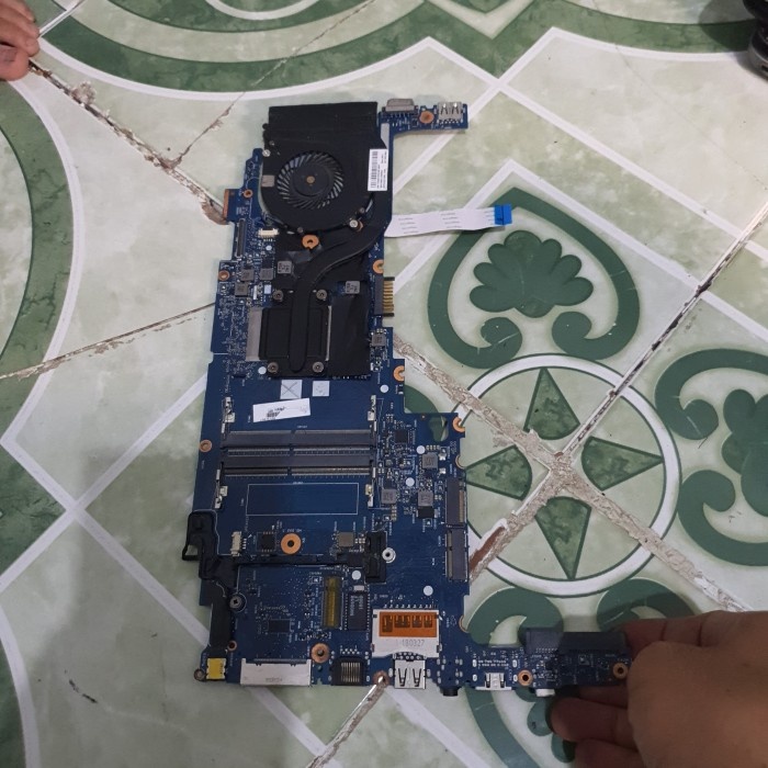 MOTHERBOARD HP ELITEBOOK 820 G4 CORE I7 GEN 7 NORMAL