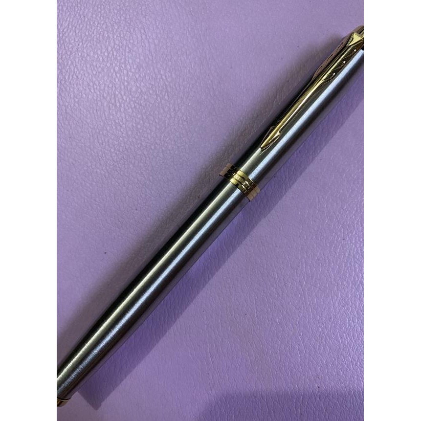 

Pul Parker Im New Roller Ball Brushed Metal Gold Trim
