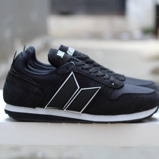 Sepatu Pria Macbeth Classic Sneaker Pria