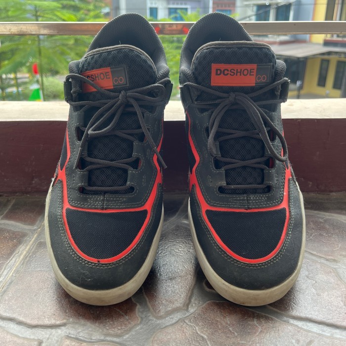 SEPATU PRIA DC METRIC PRELOVED