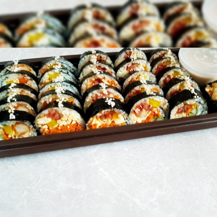

Ready Kimbab Yangnyeom Chicken Halal 25+1 Pcs, Kimbap Dan Saus Dressing