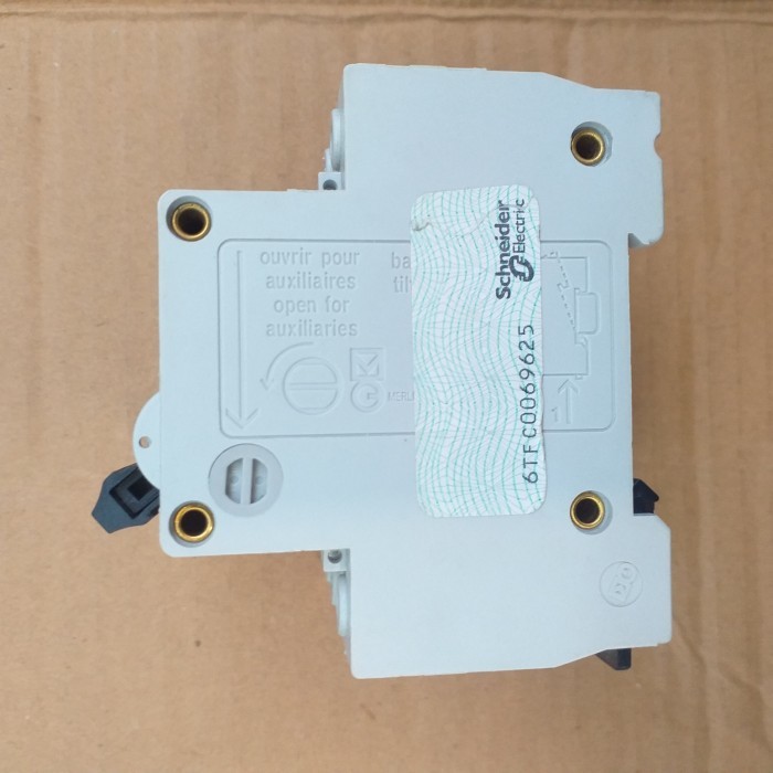 mcb 4p 6a merlin gerin