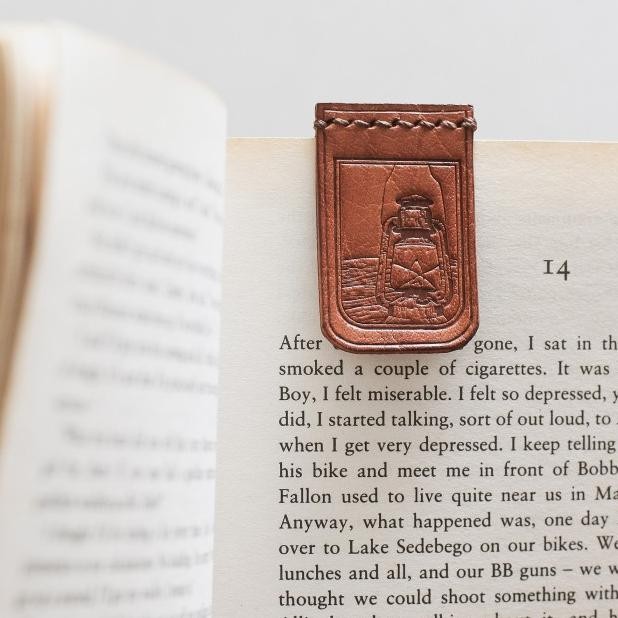 

Verne'S Leather Bookmark Vol. Ii - Pembatas Buku Kulit