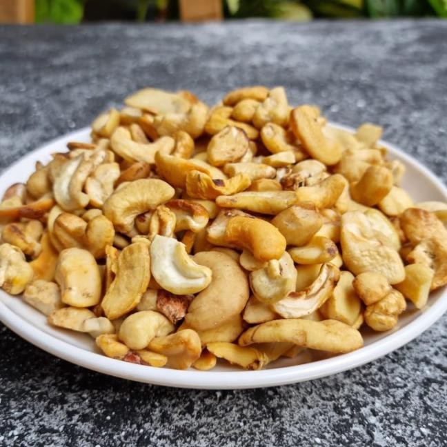 

Kacang Mede Patahan Mede Pecahan Mede Belah 2,4,6 Berat 1Kg