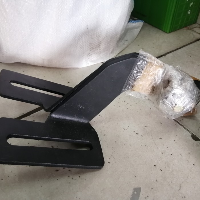 Bracket Towing Fortuner New