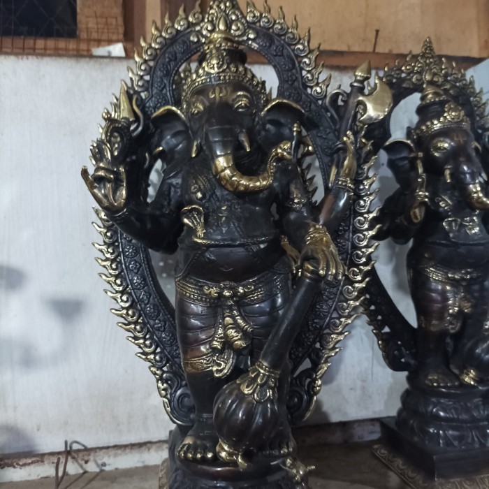 <<<<<] patung Sri Ganesha bawa Gada perunggu