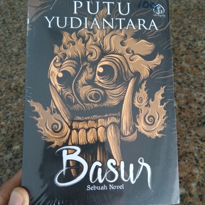{{{{}}] putu yudiantara Basur Sebuah Novel
