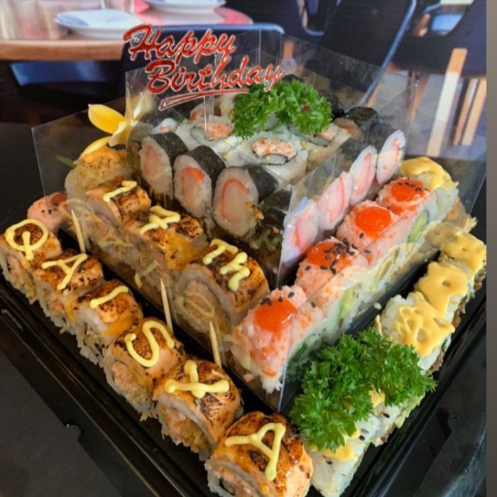 

Kue Ulang Tahun Sushi Salmon Mentai/Matang Kotak Promo