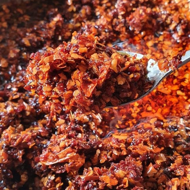 

Crisp Chili Oil - Crunchy And Crispy Chilli Oil By Llimala