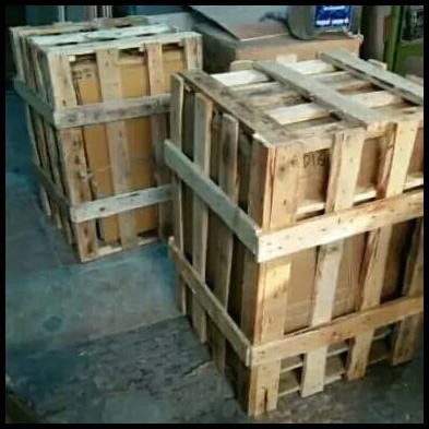 Packing Kayu Sedang (M): Dispenser, Kulkas Portable, Dan Kulkas 1 Pint