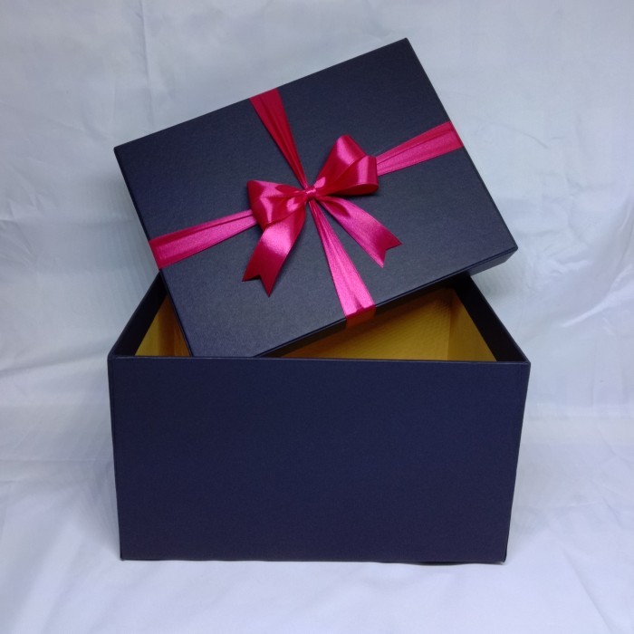 

kotak kado gift box + 40x40x40 + Berpita + Tanpa Pita