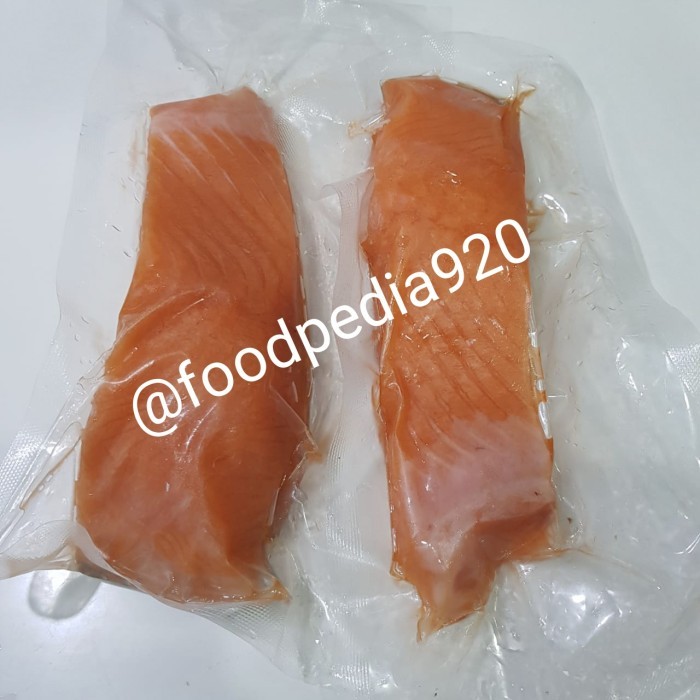 

Ikan Salmon Fresh Fillet Shasimi Grade Premium 250Gram / -Grab/Gojek-