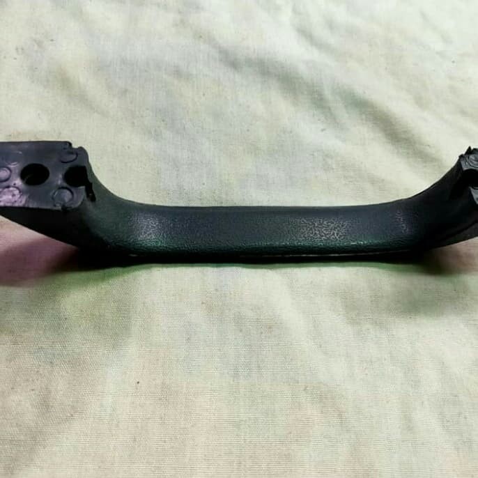 Pegangan tangan pintu body mobil isuzu panther
