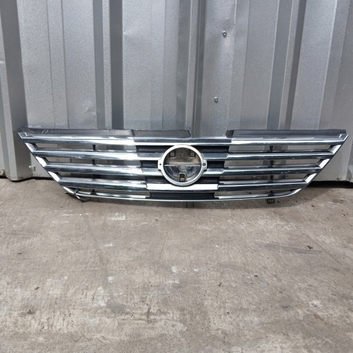 Grill monochrome Nissan Serena C24 HWS