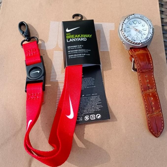 

Lanyard Nike Breakaway Corak