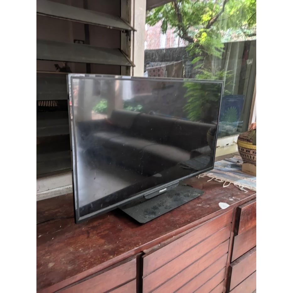 TV PHILIPS 32 INCH KONDISI BEKAS