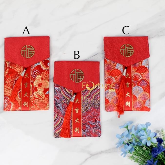 

READY STOCK ANGPAO IMLEK KAIN CHINESE NEW YEAR FU MOTIF TERBARU !!!!!