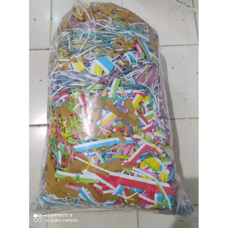 

KERTAS SERUTAN 1 KG KERTAS CACAH POTONGAN GILING SHREDDED UTK PACKING