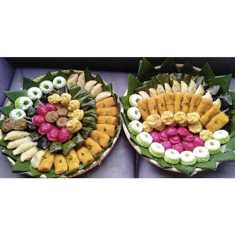 

Aneka Kue Basah Jajanan Pasar / Paket Kue Nampah - Kue Nampan