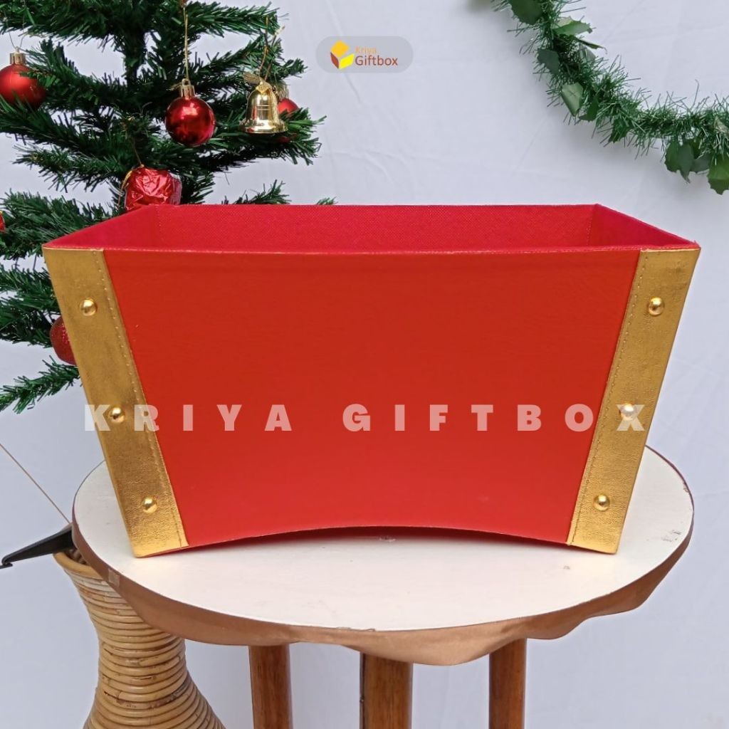

Keranjang Parcel Natal Bahan Kulit Imitasi Keranjang Hampers Hardbox Custom